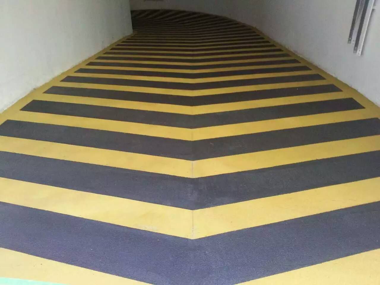 無(wú)震動(dòng)(dòng)止滑車道